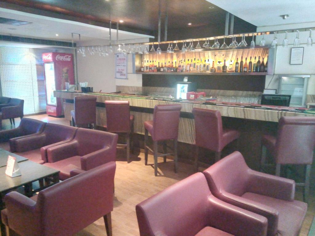 Hotel Hampshire Plaza Hyderabad Exterior foto