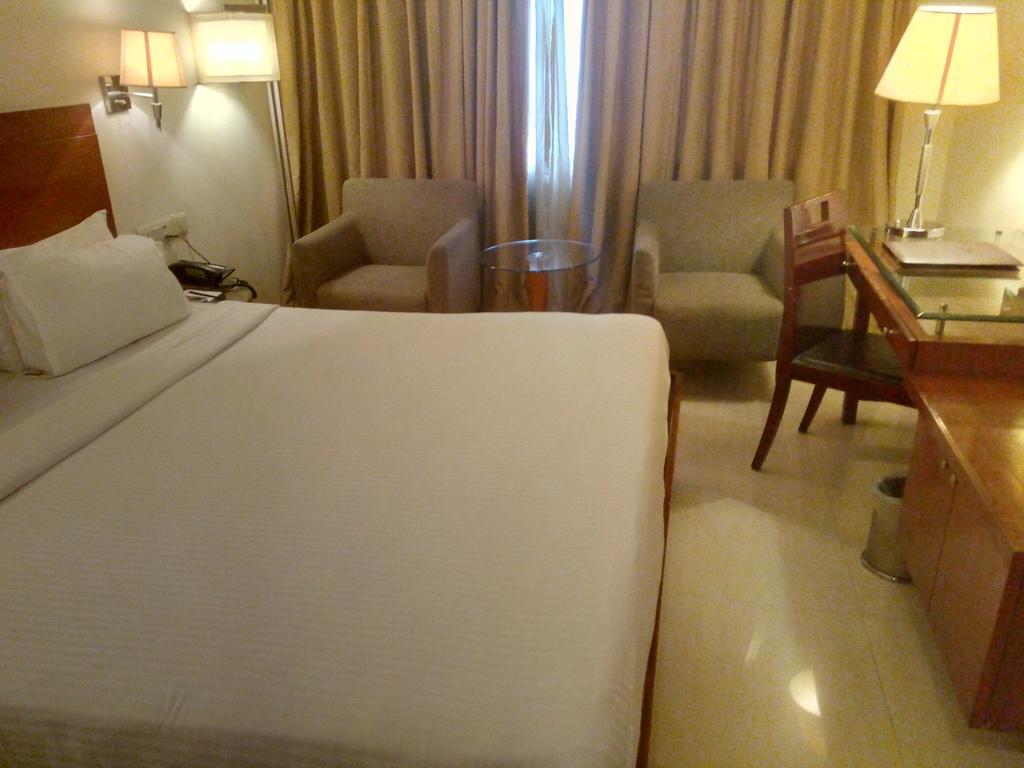 Hotel Hampshire Plaza Hyderabad Exterior foto