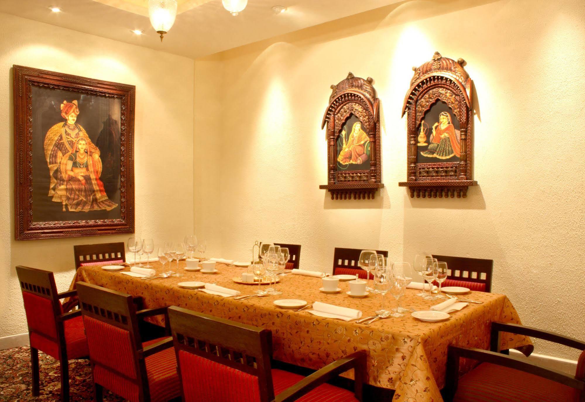 Hotel Hampshire Plaza Hyderabad Exterior foto