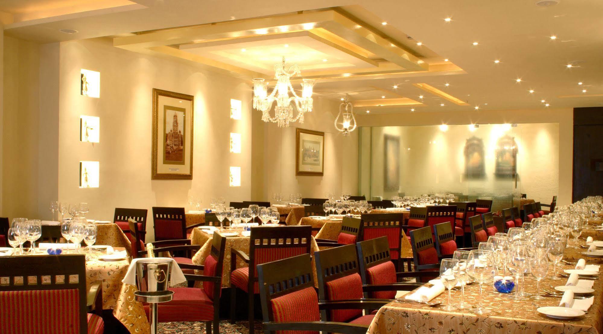 Hotel Hampshire Plaza Hyderabad Exterior foto